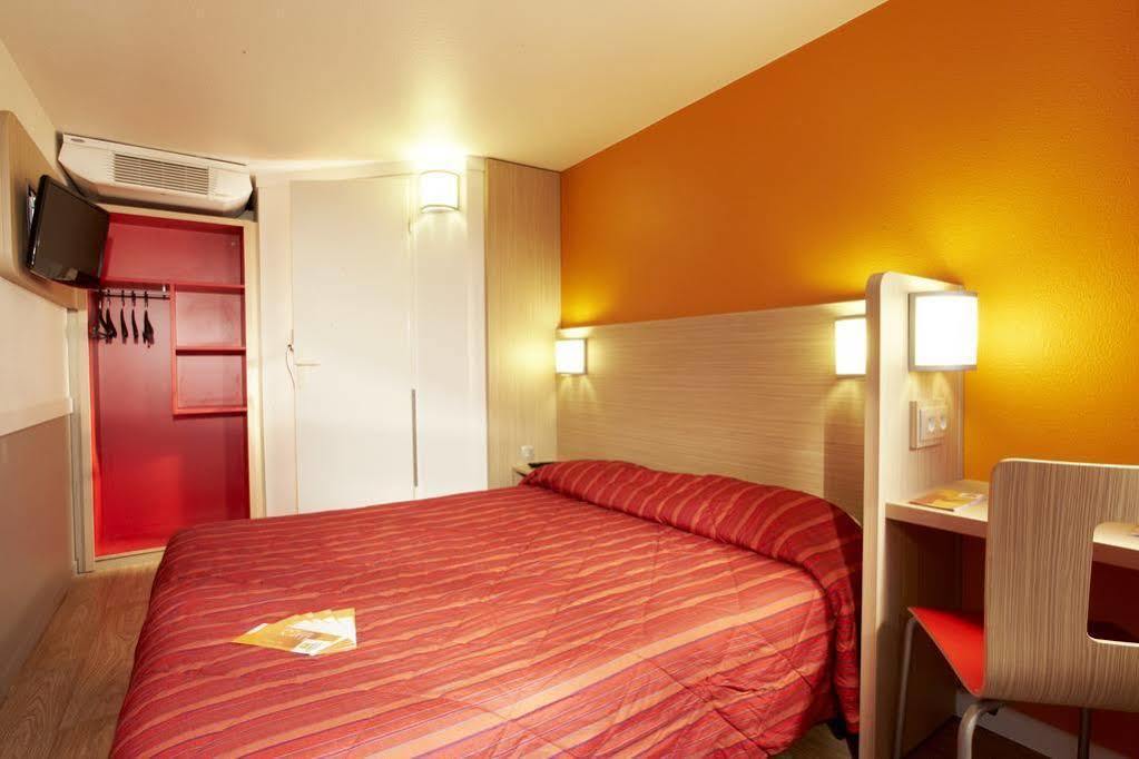 Premiere Classe Paris Ouest - Nanterre - La Defense Kültér fotó