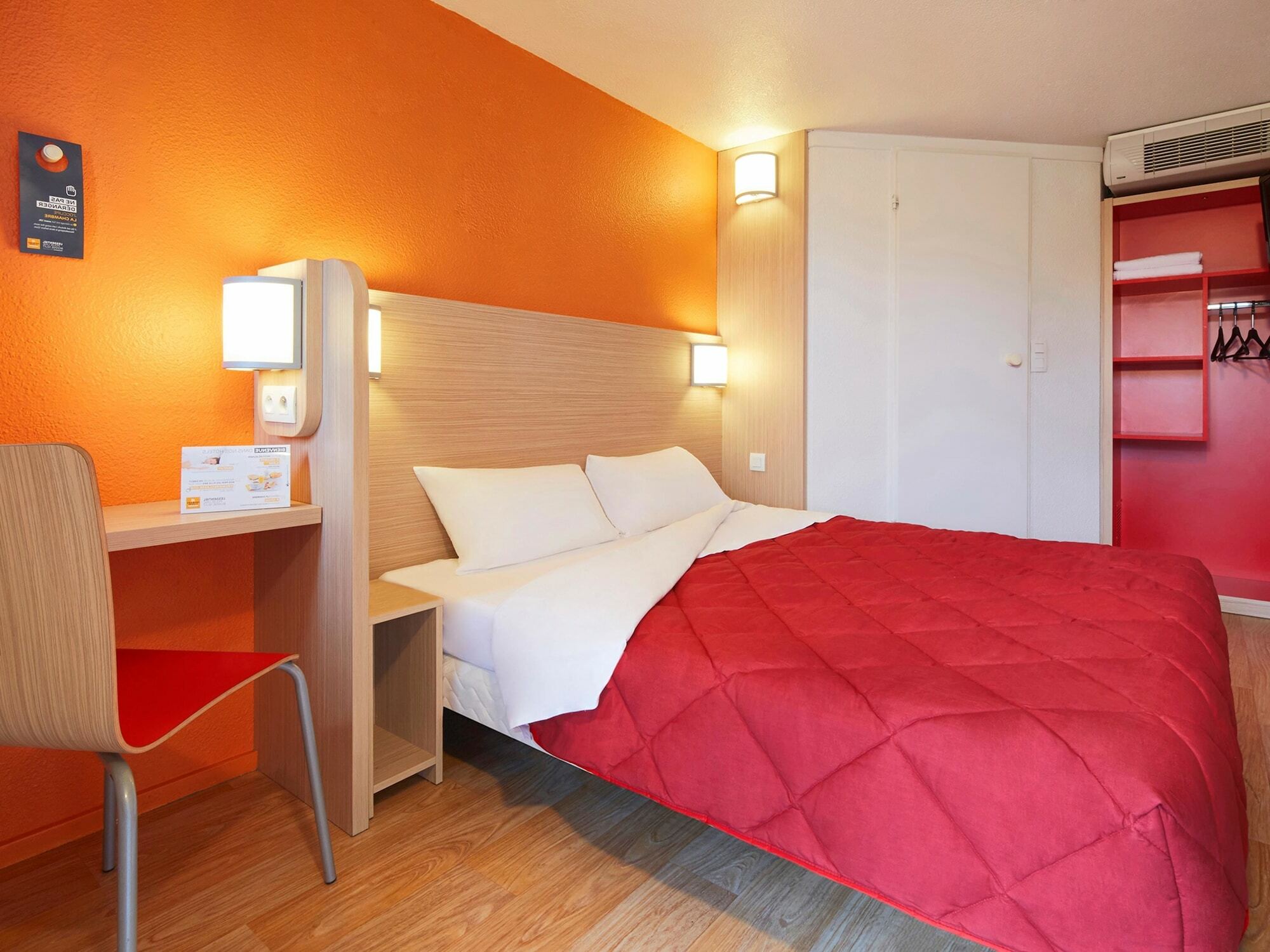 Premiere Classe Paris Ouest - Nanterre - La Defense Kültér fotó